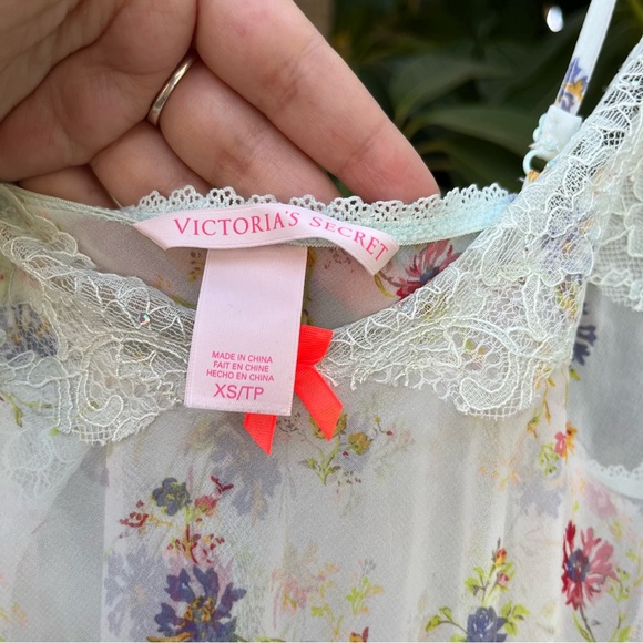 Y2K Victoria’s Secret floral sheer light green sheer  slip! - Picture 6 of 8